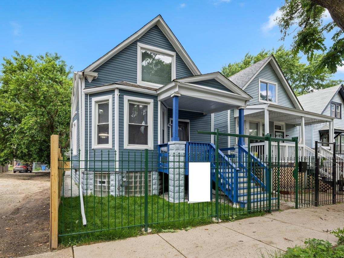 6350 S Wood St., Chicago, IL 60636