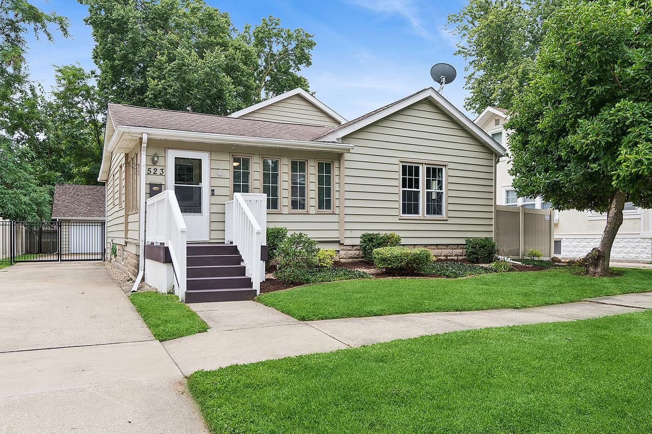 523 E Main St., Morris, IL 60450