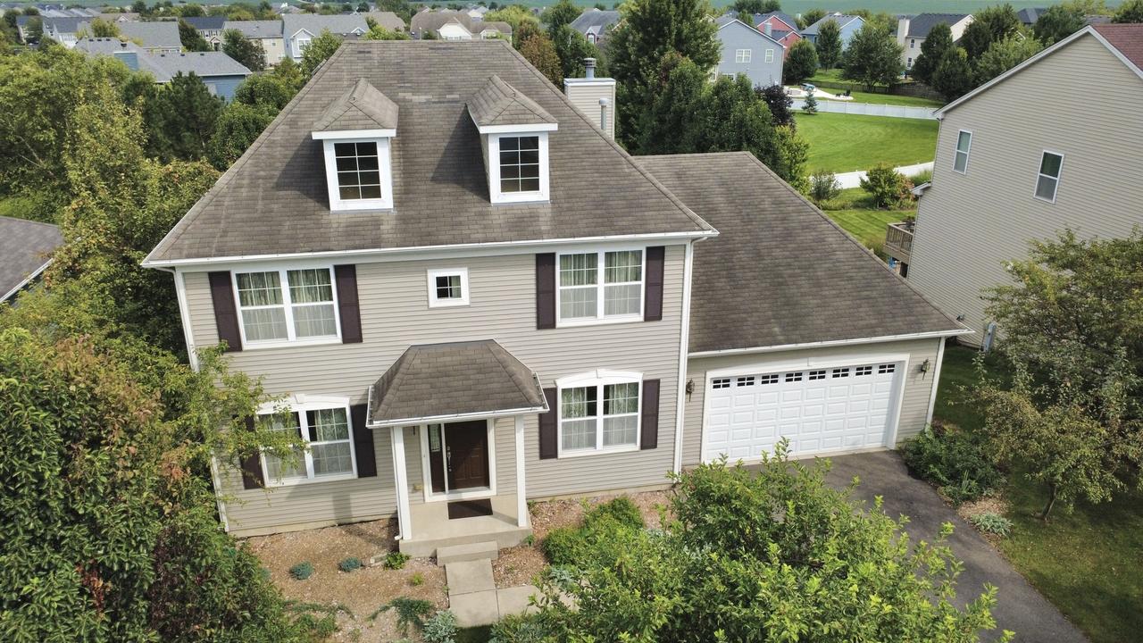 4604 Mclaren Dr., Oswego, IL 60543