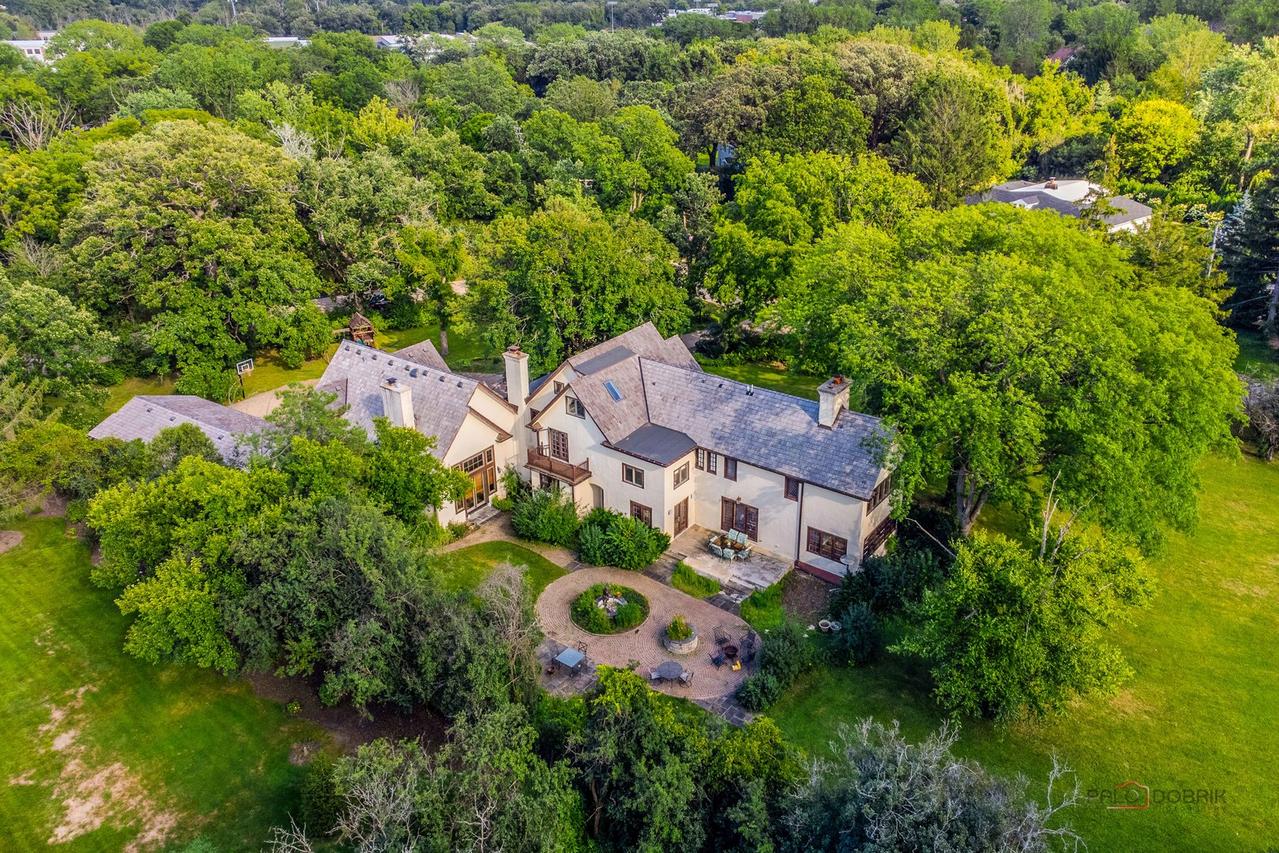 1380 Valley Rd., Bannockburn, IL 60015