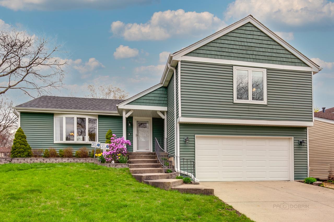 45 Monterey Dr., Vernon Hills, IL 60061