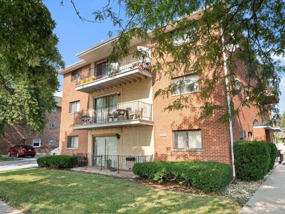 9645 Ridgeland Ave. #201, Oak Lawn, IL 60453