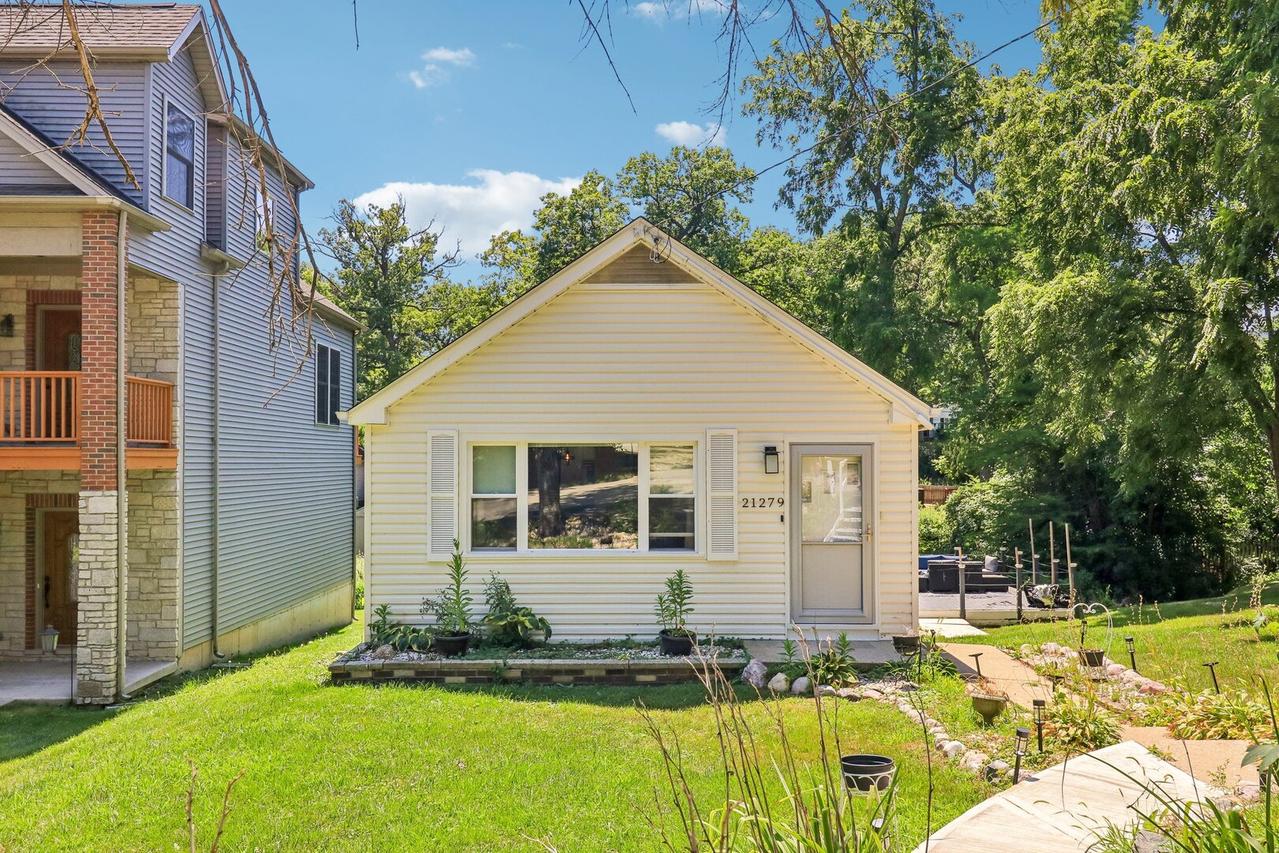 21279 W Shady Ln., Lake Zurich, IL 60047