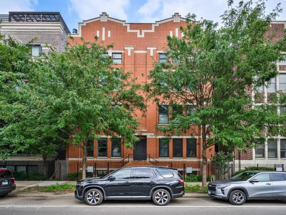 3713 N Ashland Ave. #1N, Chicago, IL 60613