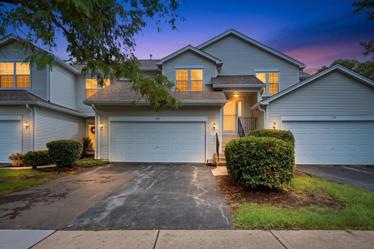 182 Aspen Ct., North Aurora, IL 60542