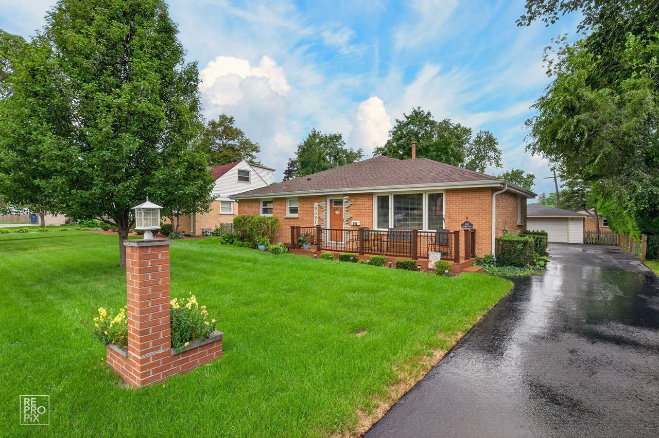 606 Banbury Ct., Roselle, IL 60172