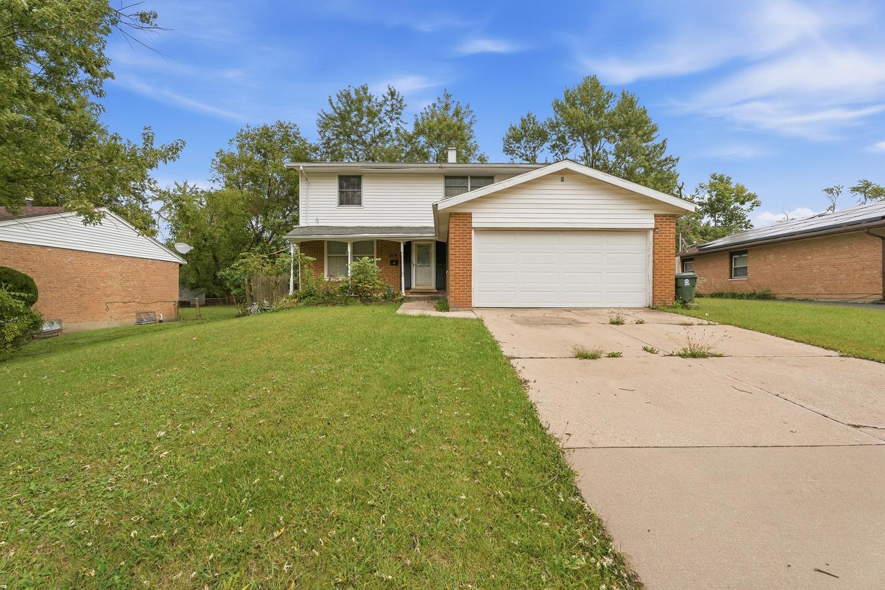 815 Blackhawk Dr., University Park, IL 60484