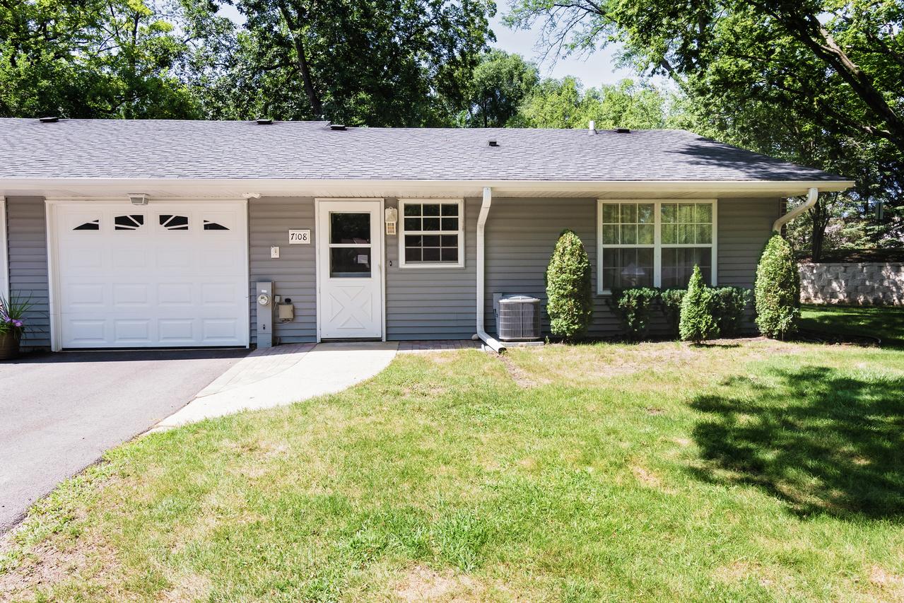 7108 Lexington Ln., Fox Lake, IL 60020