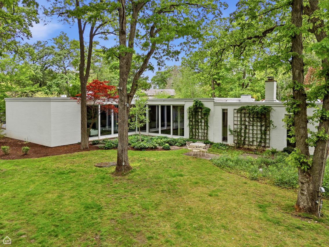 1540 Grant Rd., Northbrook, IL 60062