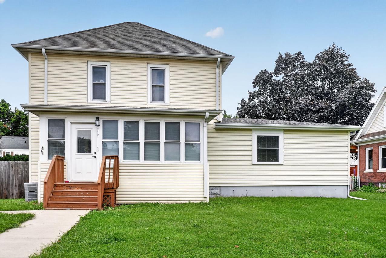315 N 12th St., Rochelle, IL 61068