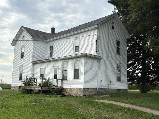 2295 170th Ave., Reynolds, IL 61279