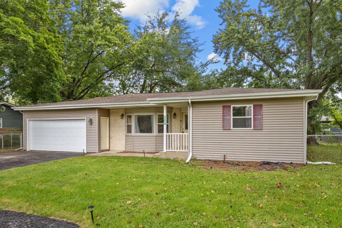 110 Bay Rd., Mchenry, IL 60051