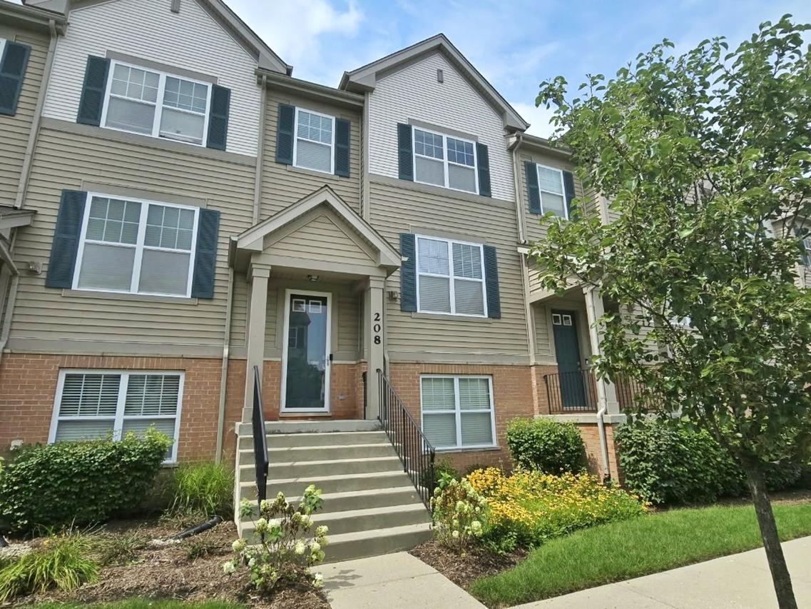 208 Wildflower St., Des Plaines, IL 60016