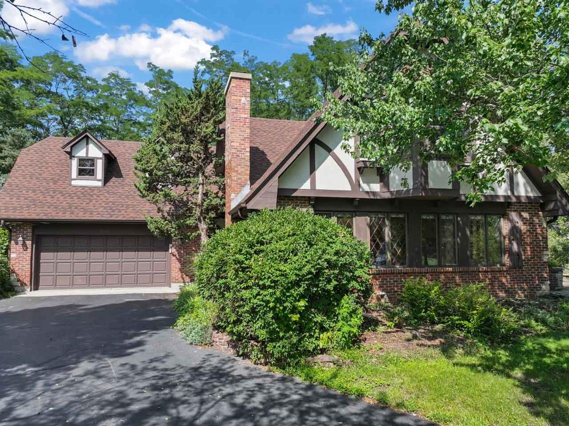 4511 Hanover Dr., Crystal Lake, IL 60012