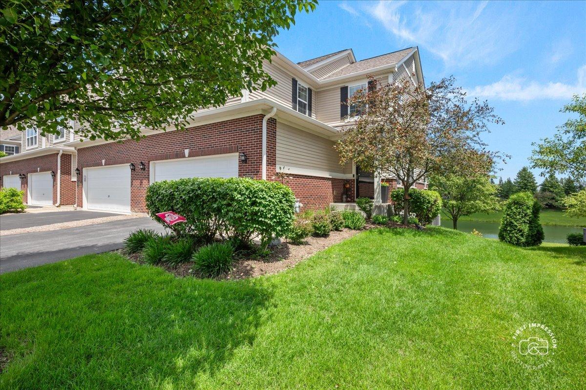 2927 Church Rd., Aurora, IL 60502