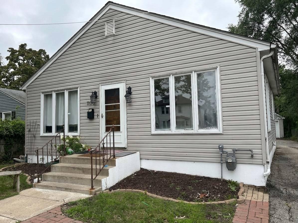 1106 Yeoman St., Waukegan, IL 60085