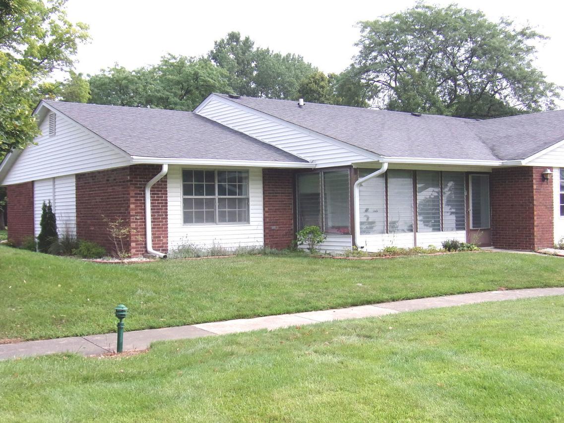 7405 Clarendon Ct. #073, Fox Lake, IL 60020