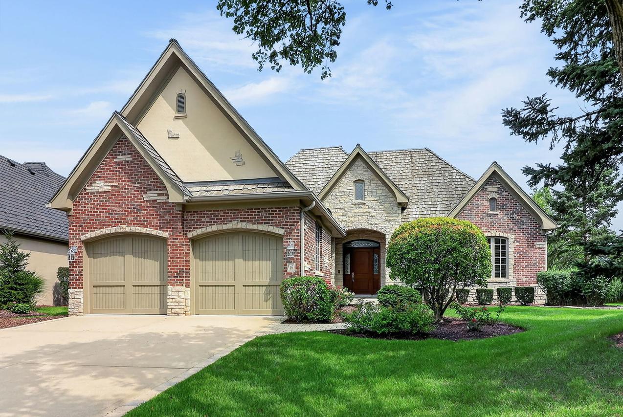 46 Forest Gate Cir., Oak Brook, IL 60523