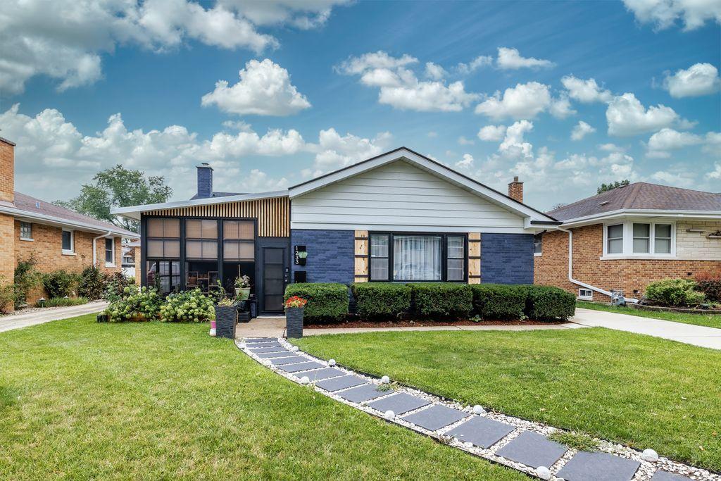 1233 Woodside Rd., La Grange Park, IL 60526