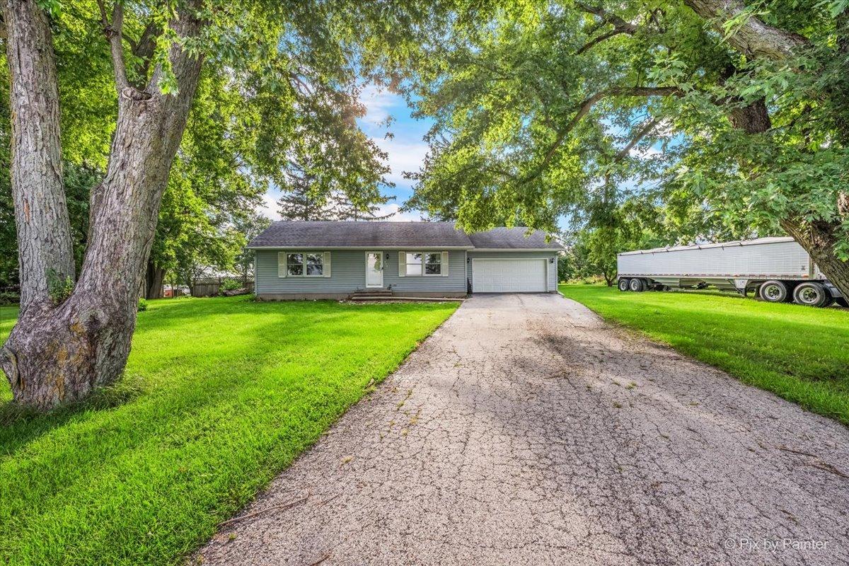 315 S Woodlawn Rd., Creston, IL 60113