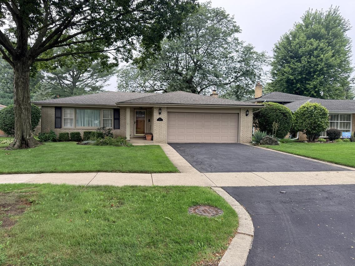 810 S We Go Tr., Mount Prospect, IL 60056