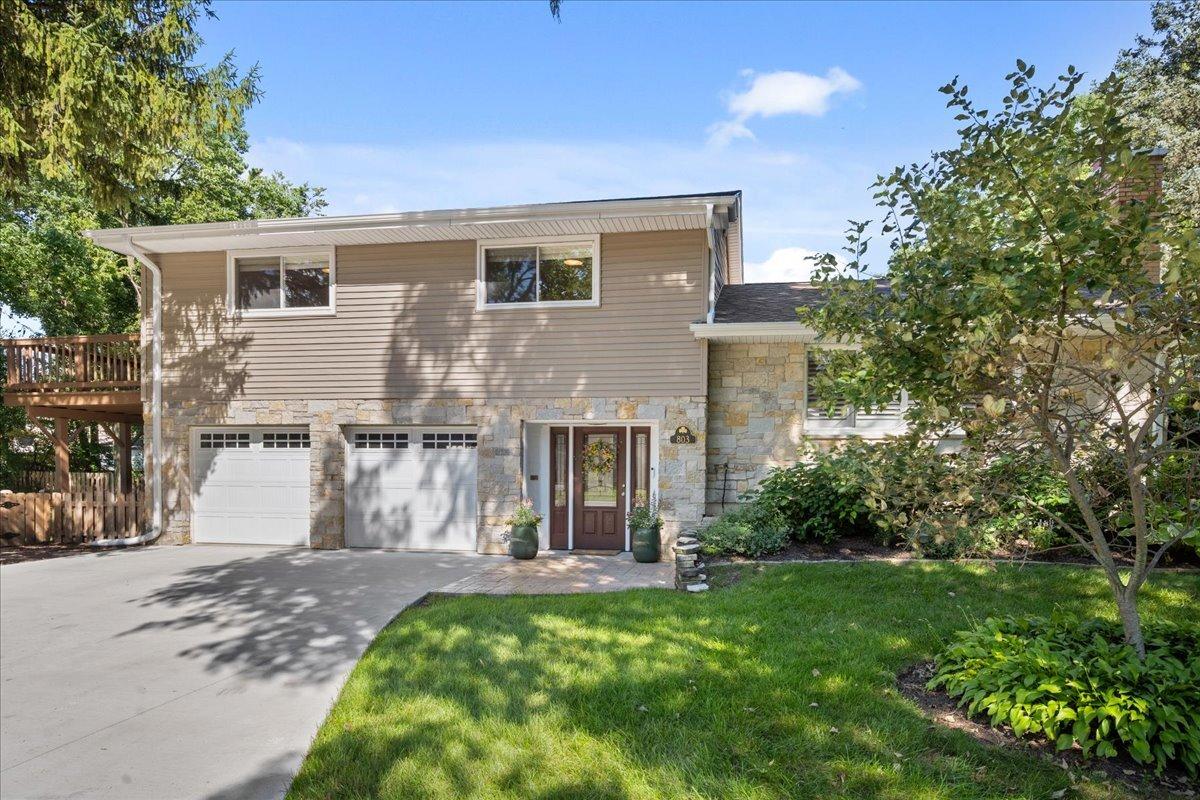 803 Pine St., Deerfield, IL 60015