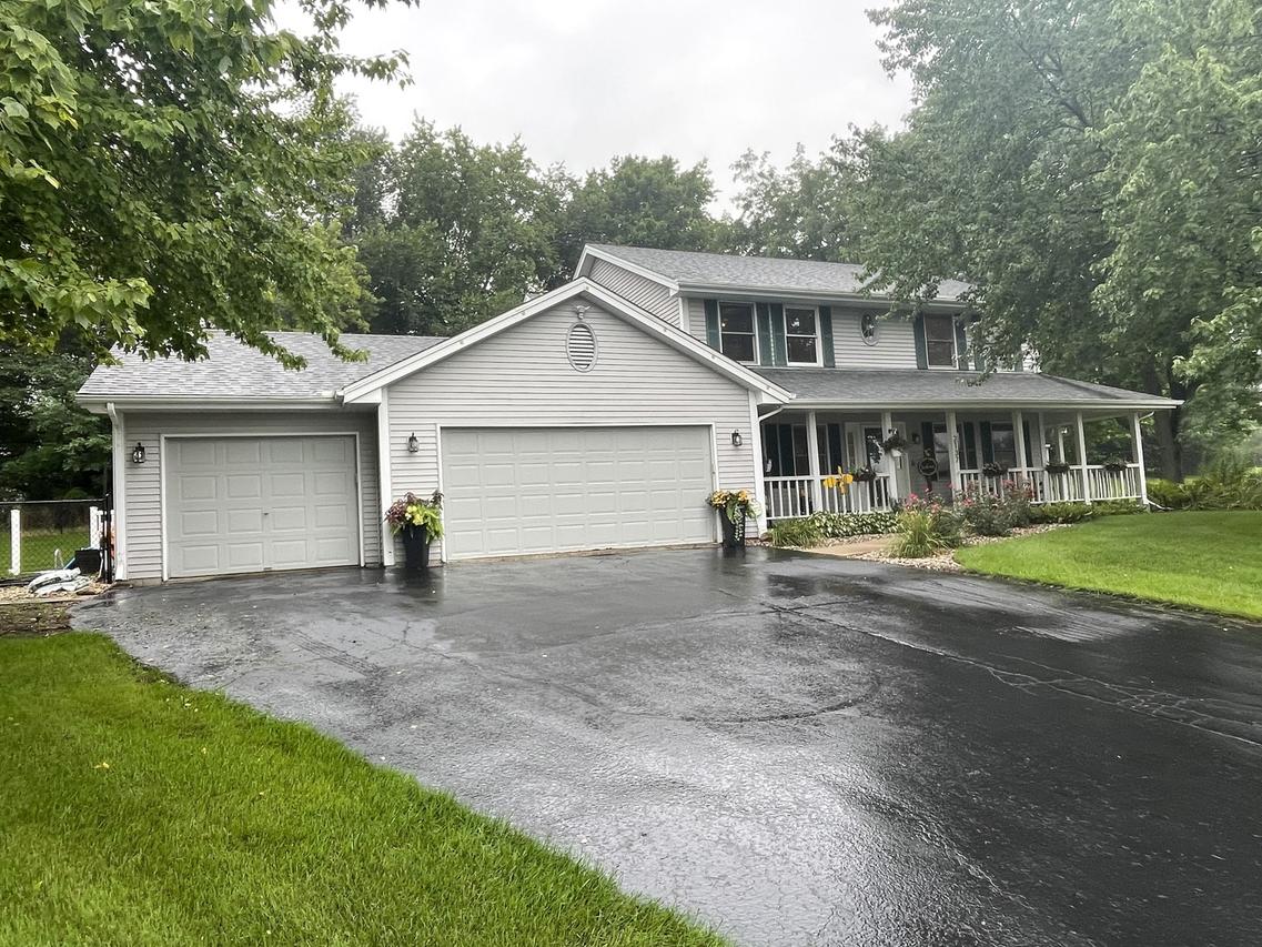 2137 Saint James Ave., Belvidere, IL 61008