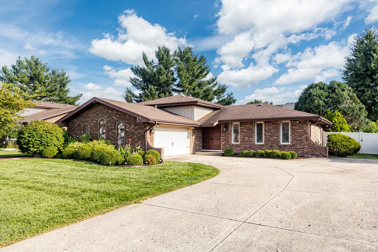 16W751 90th St., Willowbrook, IL 60527