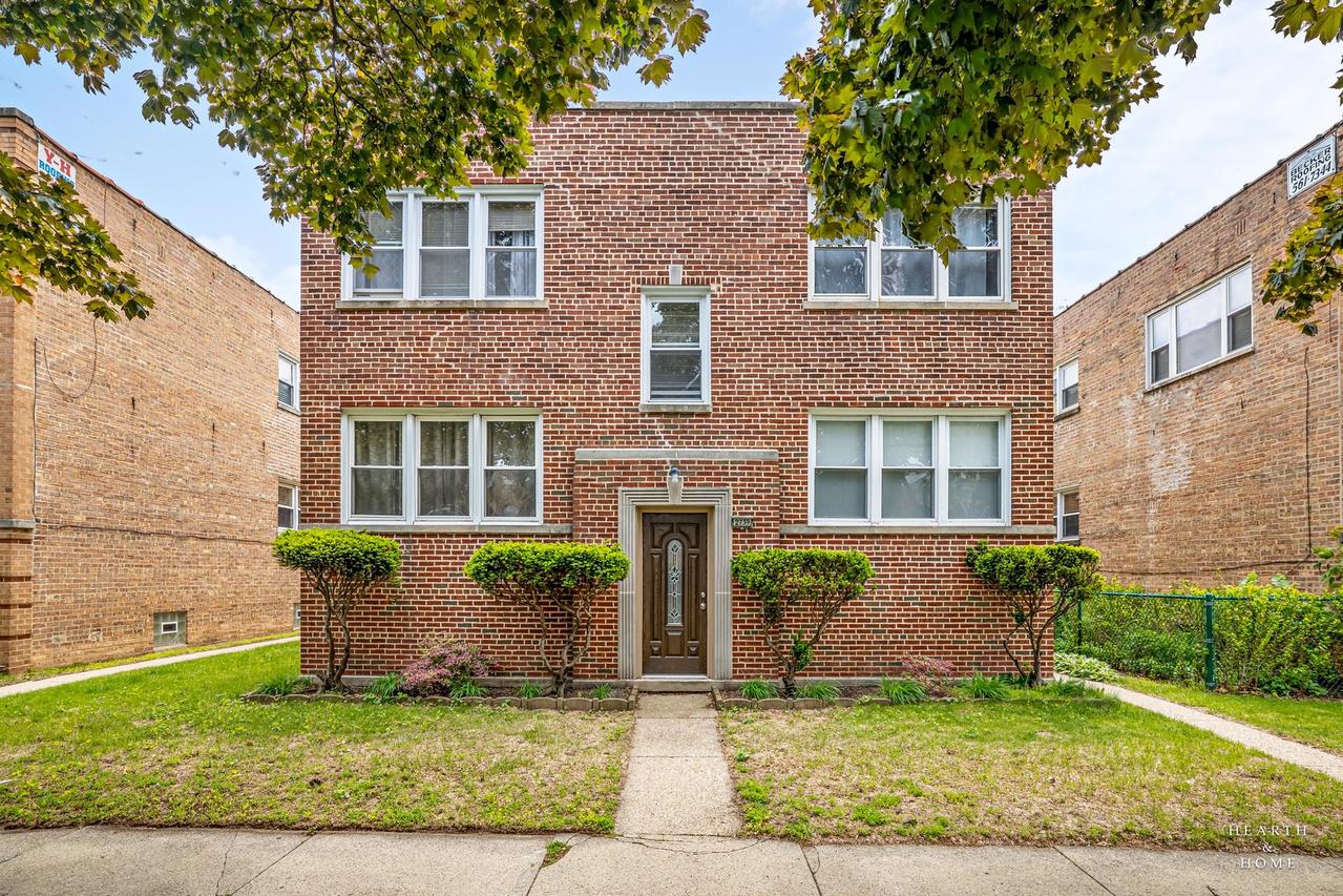 2739 W Summerdale Ave. #2W, Chicago, IL 60625