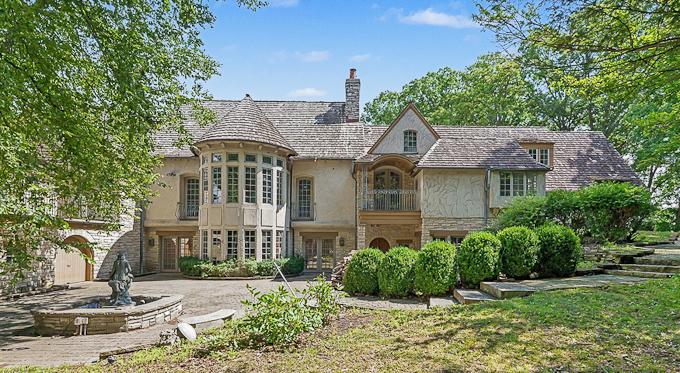 80 Ashton Dr., Burr Ridge, IL 60527