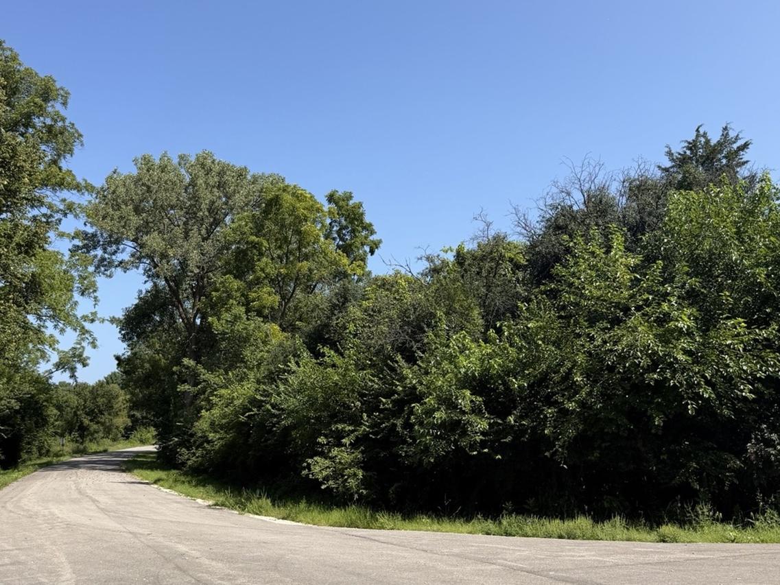 S Maplewood Dr., Wonder Lake, IL 60097