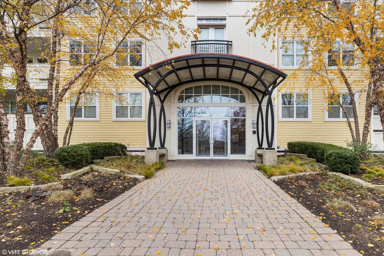 977 Harris Rd. #34, Grayslake, IL 60030