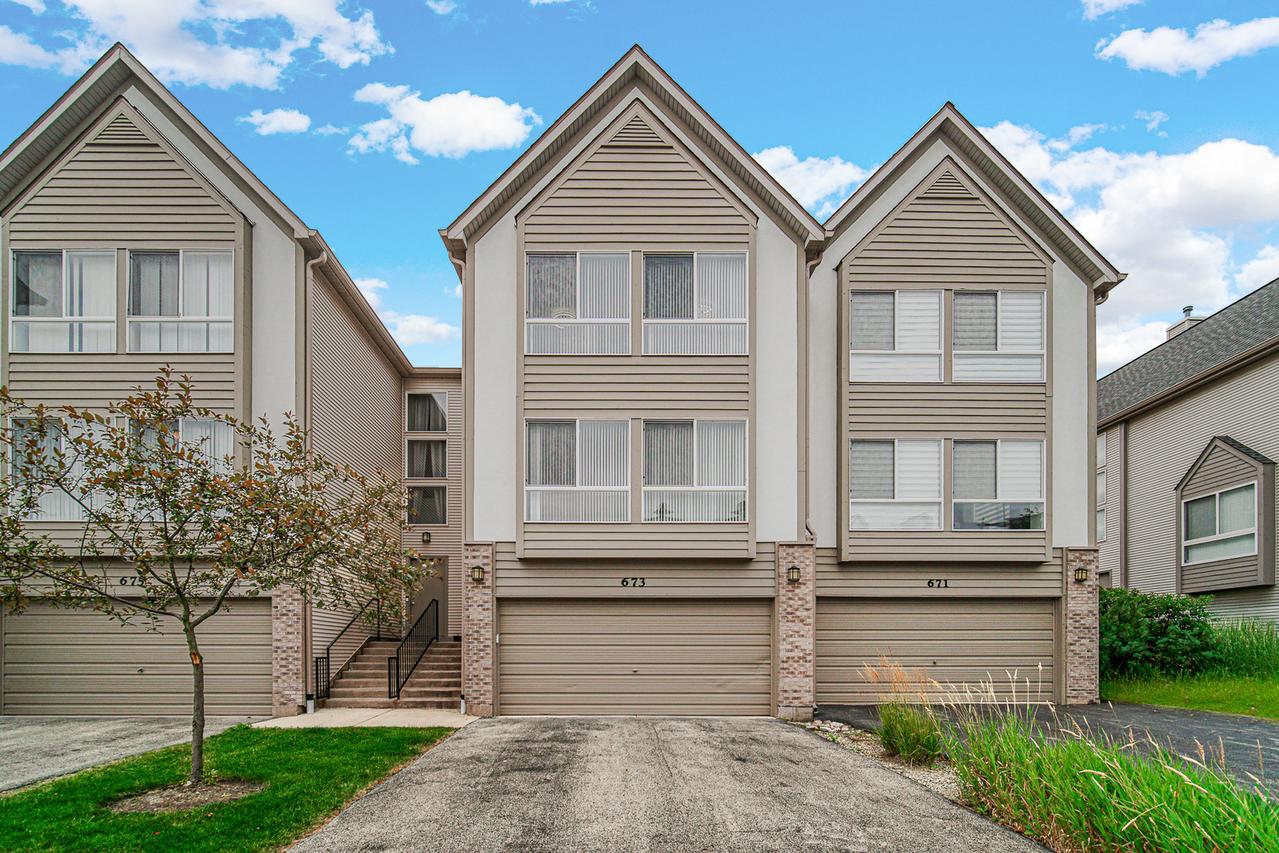 673 E Fountainview Dr., Mundelein, IL 60060