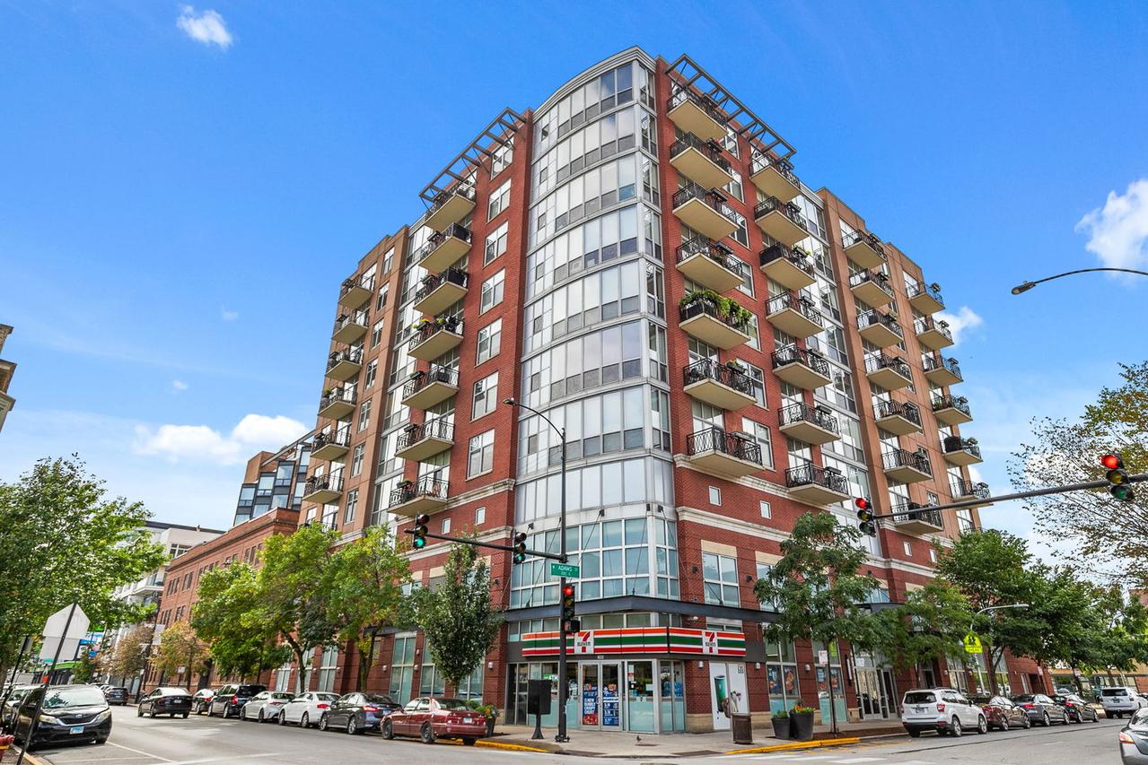1201 W Adams St. #801, Chicago, IL 60607