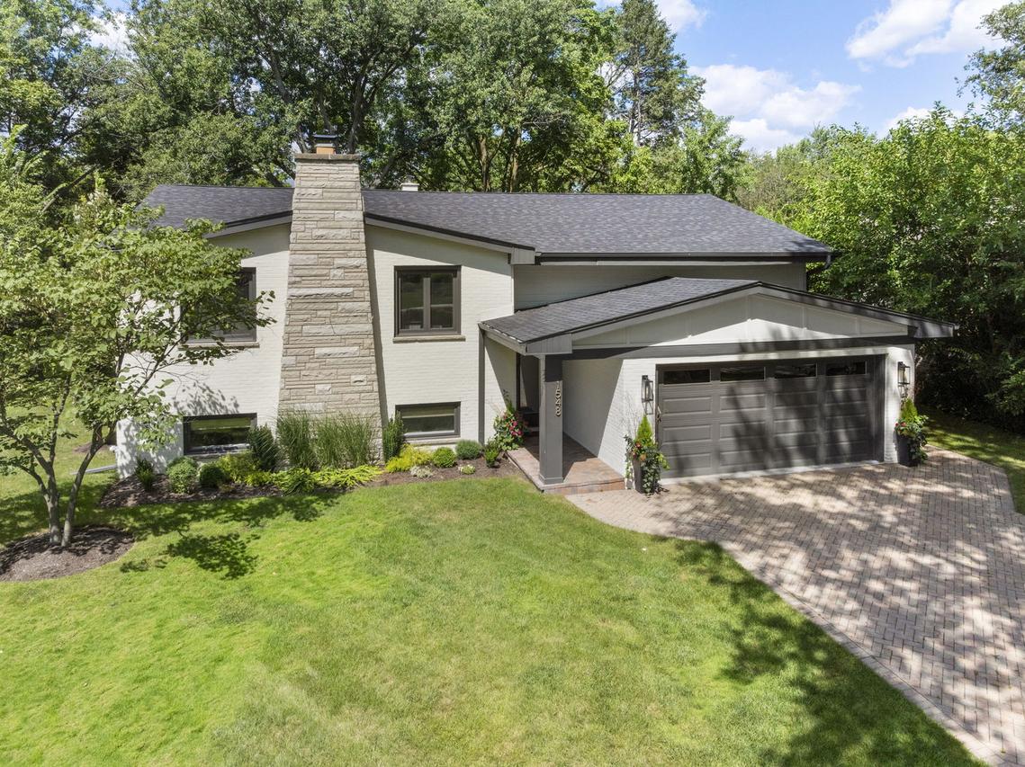 1548 Tulip Tree Ct., Glenview, IL 60025