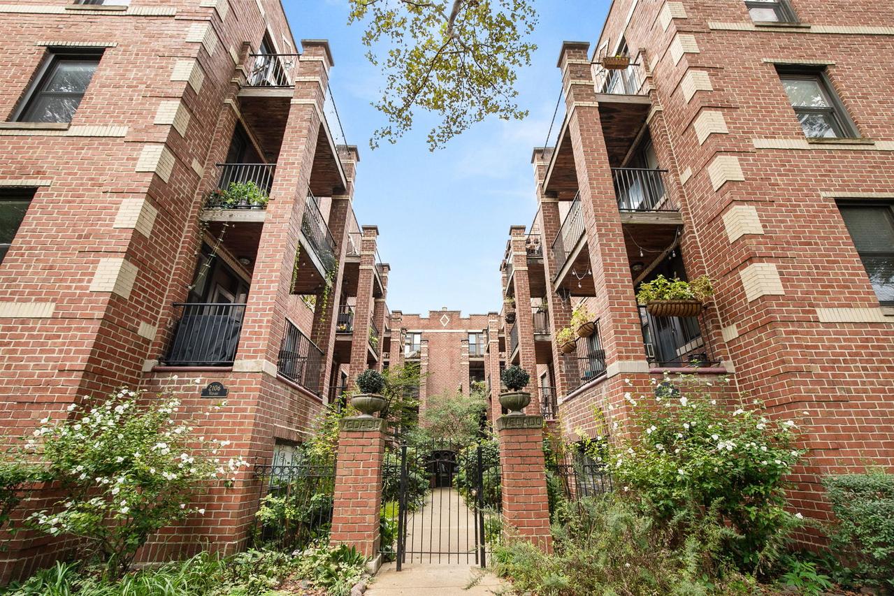 2112 N Seminary Ave. #18, Chicago, IL 60614