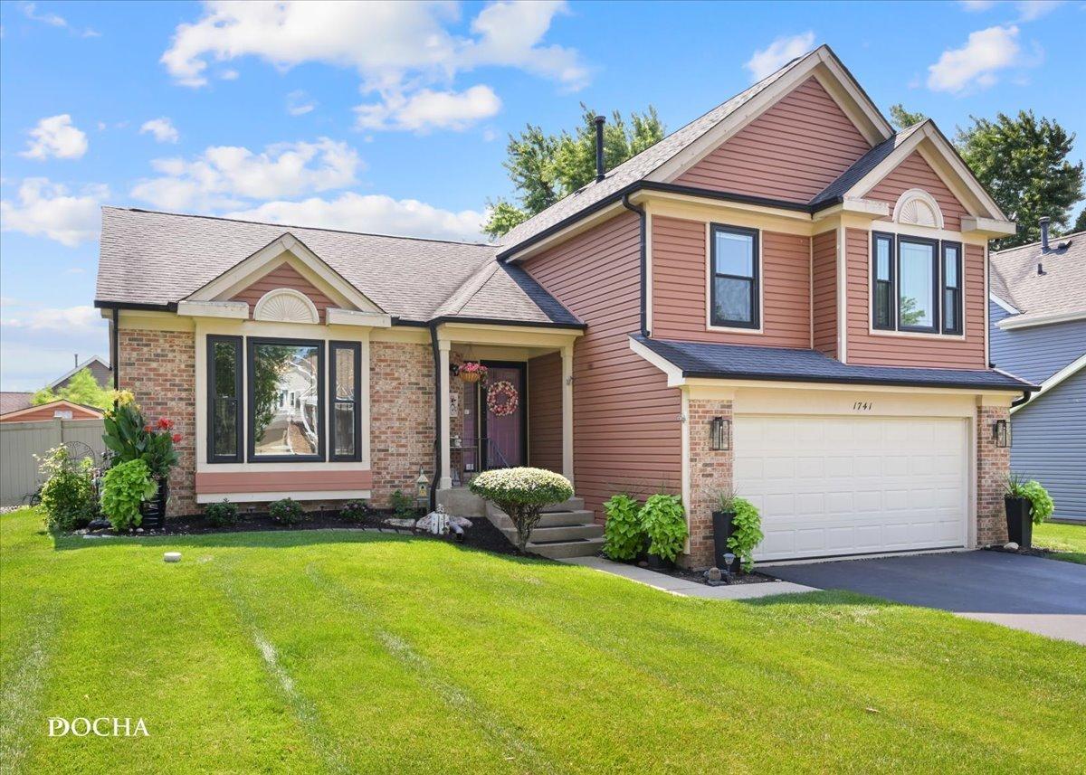 1741 Somerfield Ln., Crystal Lake, IL 60014