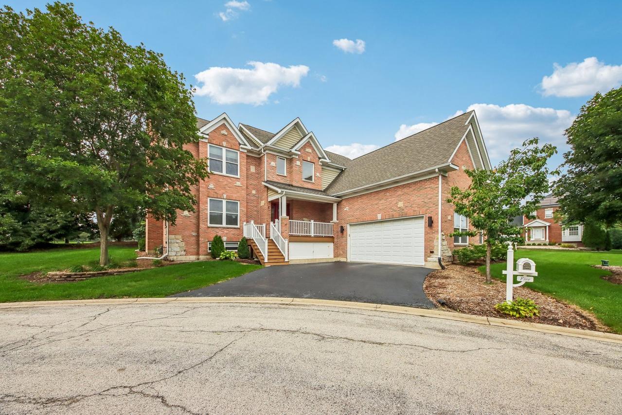 5 Park Place Cir., Hawthorn Woods, IL 60047