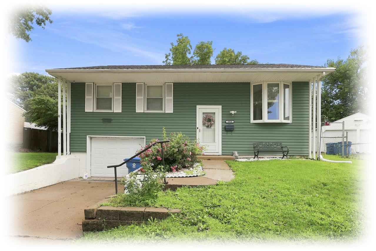3916 8th St., East Moline, IL 61244