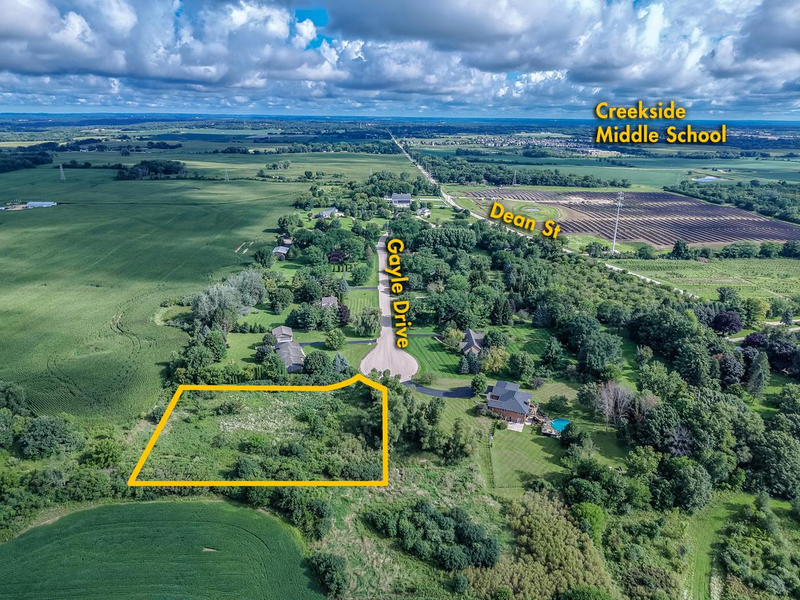 Gayle Dr., Woodstock, IL 60098