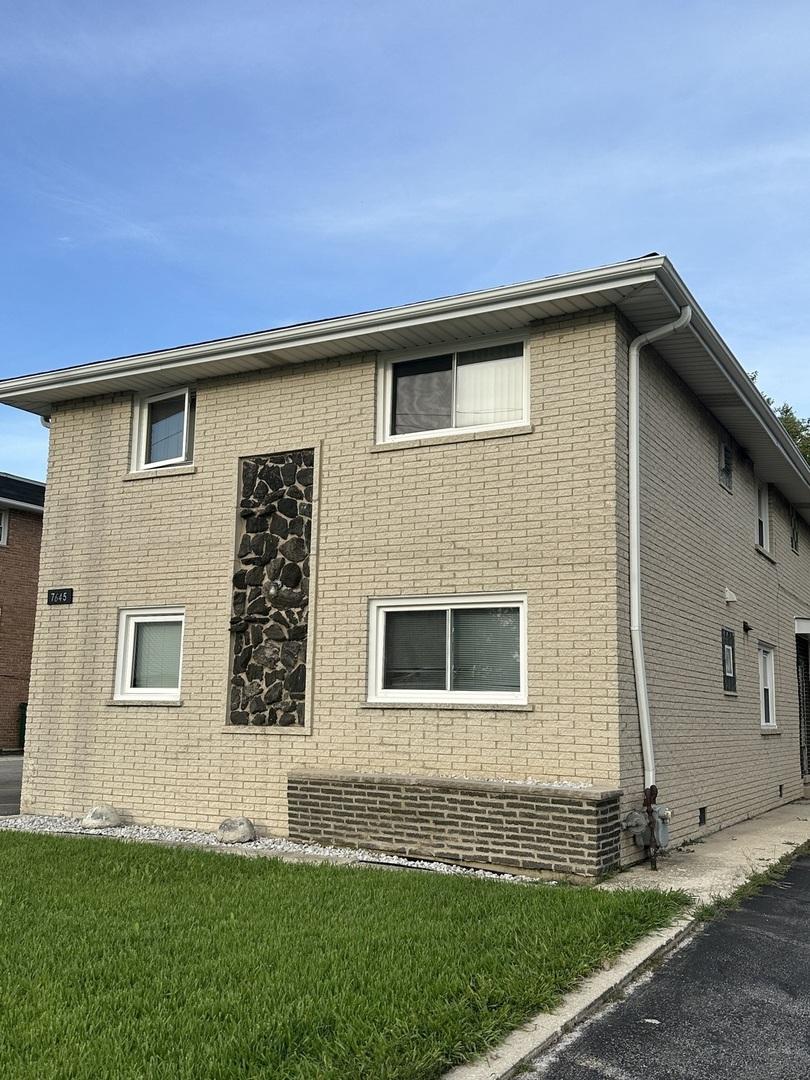 7645 S Roberts Rd., Bridgeview, IL 60455