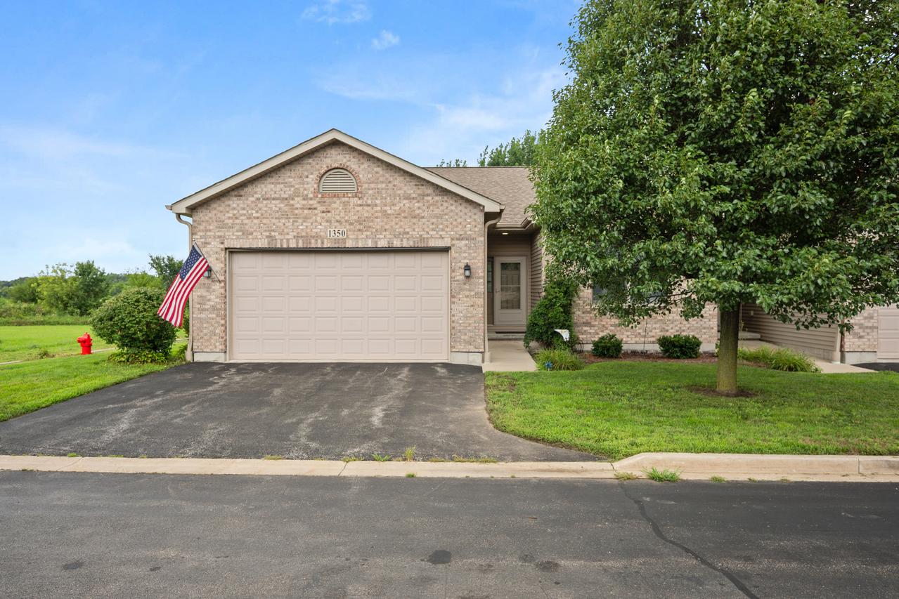 1350 Ridge Dr., Sycamore, IL 60178