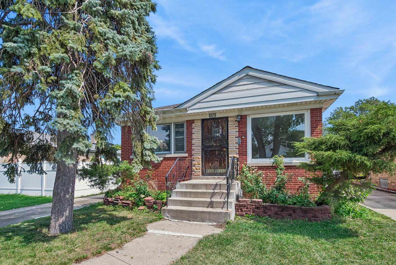 1029 Eastern Ave., Bellwood, IL 60104