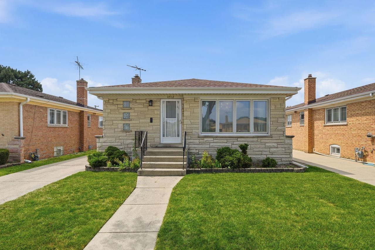 4912 N Ridgewood Ave., Norridge, IL 60706