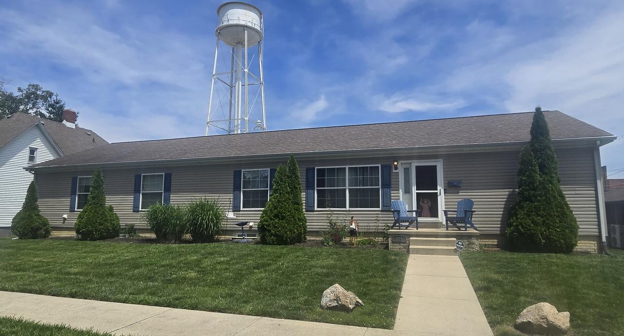 105 N Oak St., Villa Grove, IL 61956