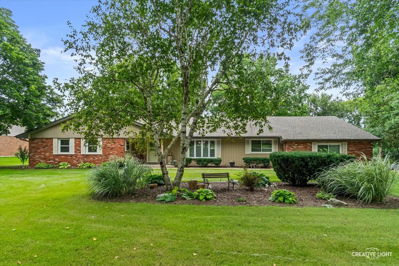 120 Riverview Ct., Oswego, IL 60543