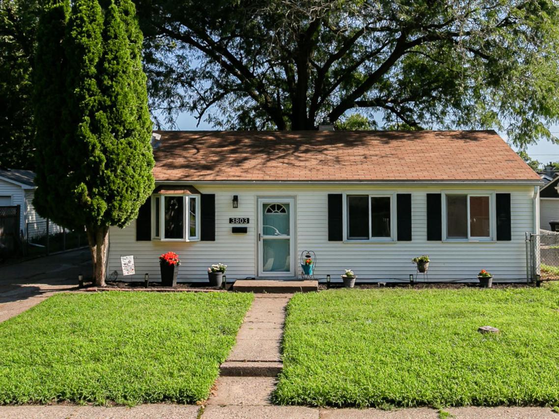3803 11th Ave., Moline, IL 61265