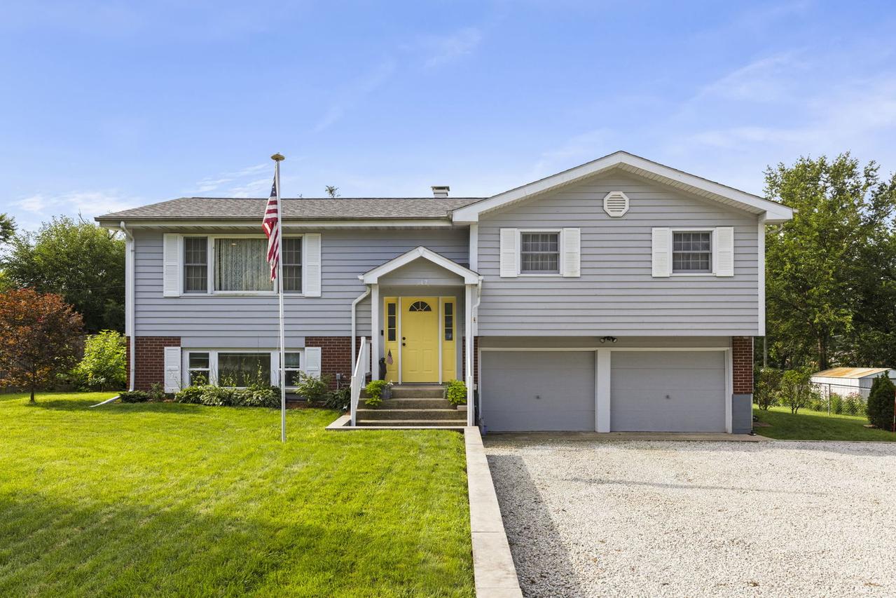 212 W Woodlawn Rd., New Lenox, IL 60451