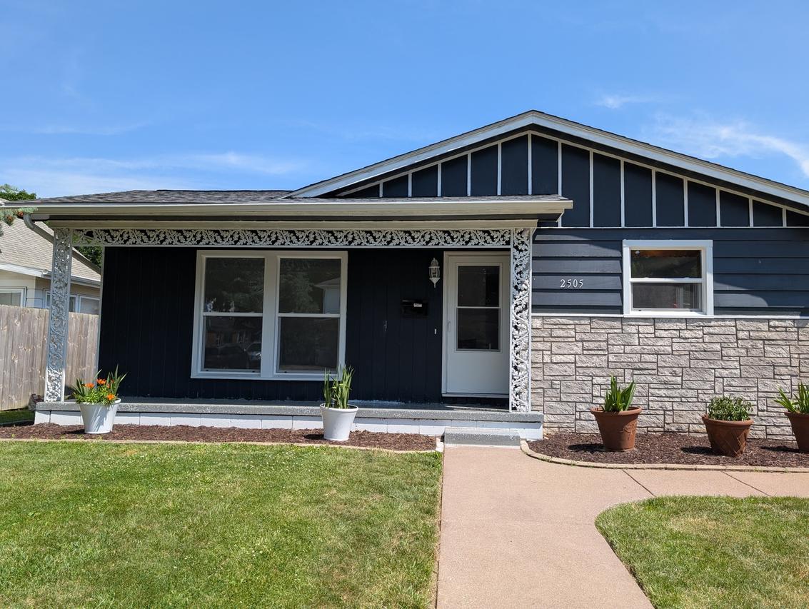 2505 23rd Avenue B Ave., Moline, IL 61265