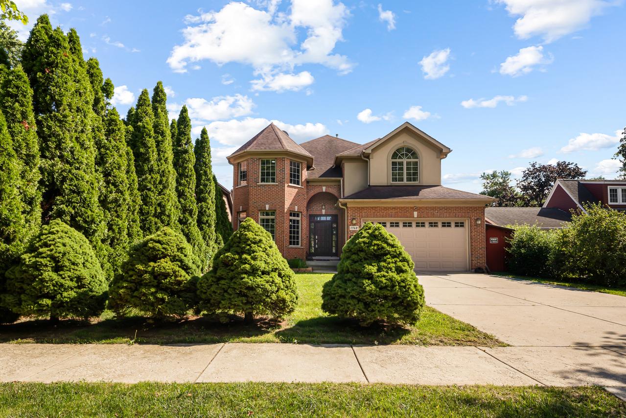 1769 Morse Ave., Des Plaines, IL 60018